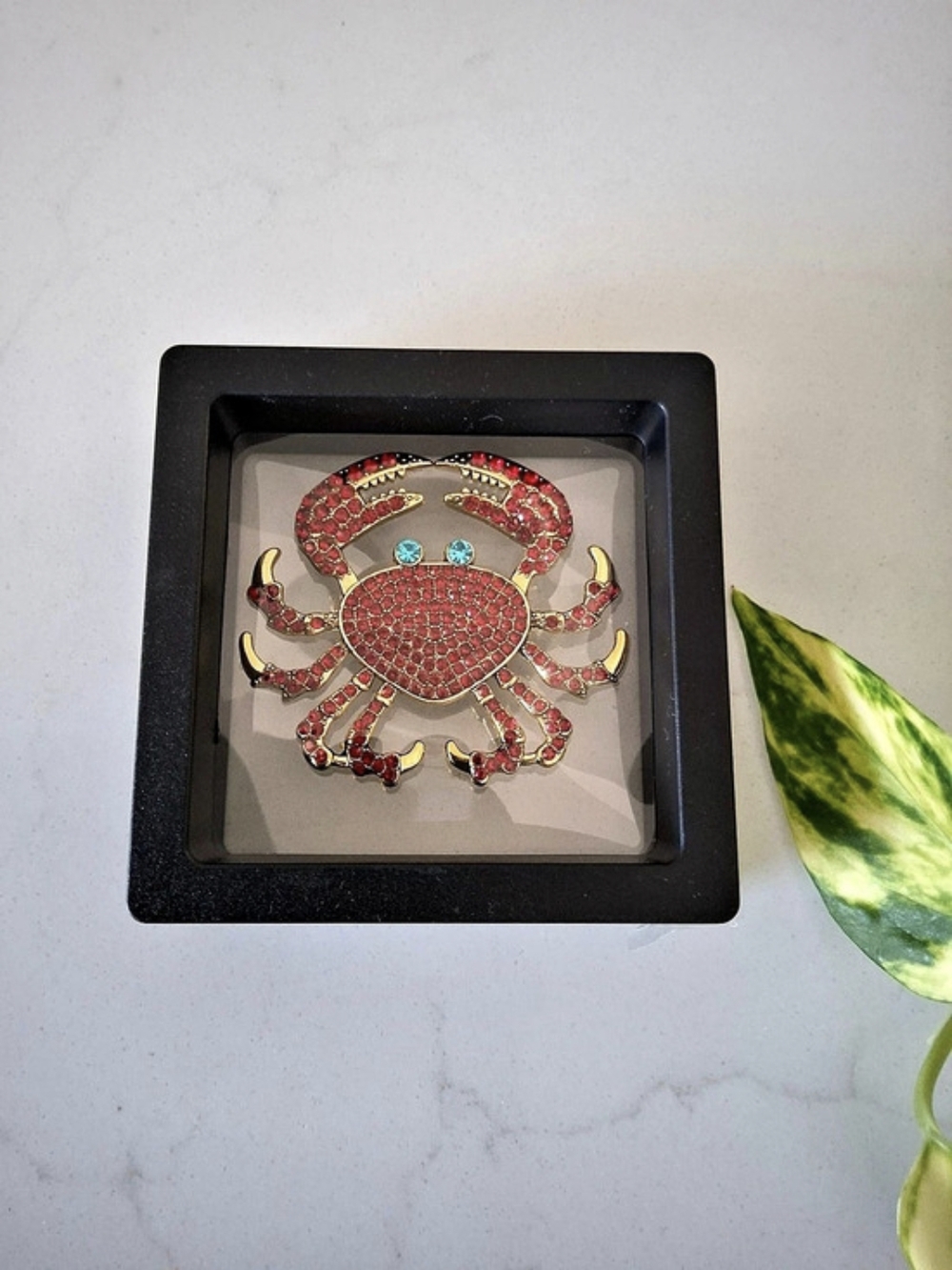 Rhinestone Crab Brooch in Red & Gold Like New
